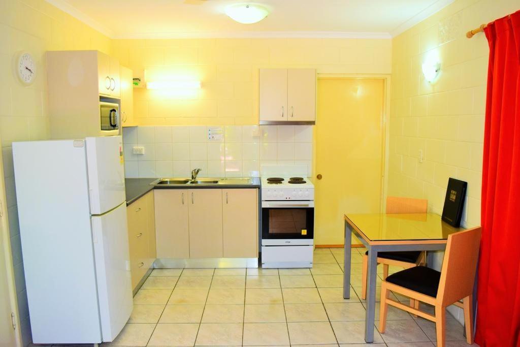 Coconut Grove Holiday Apartments Darwin Bagian luar foto